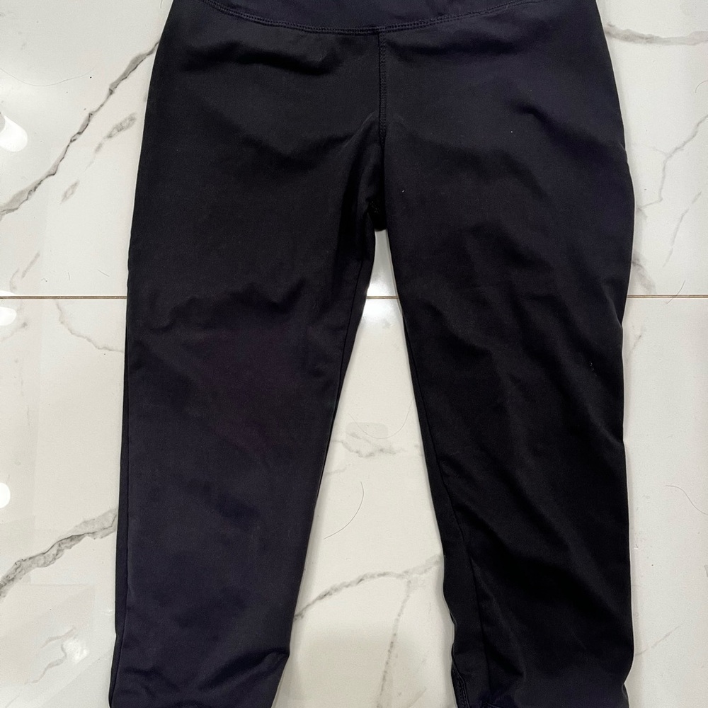 Gray Capri-Length Pants with Stretchy Fit